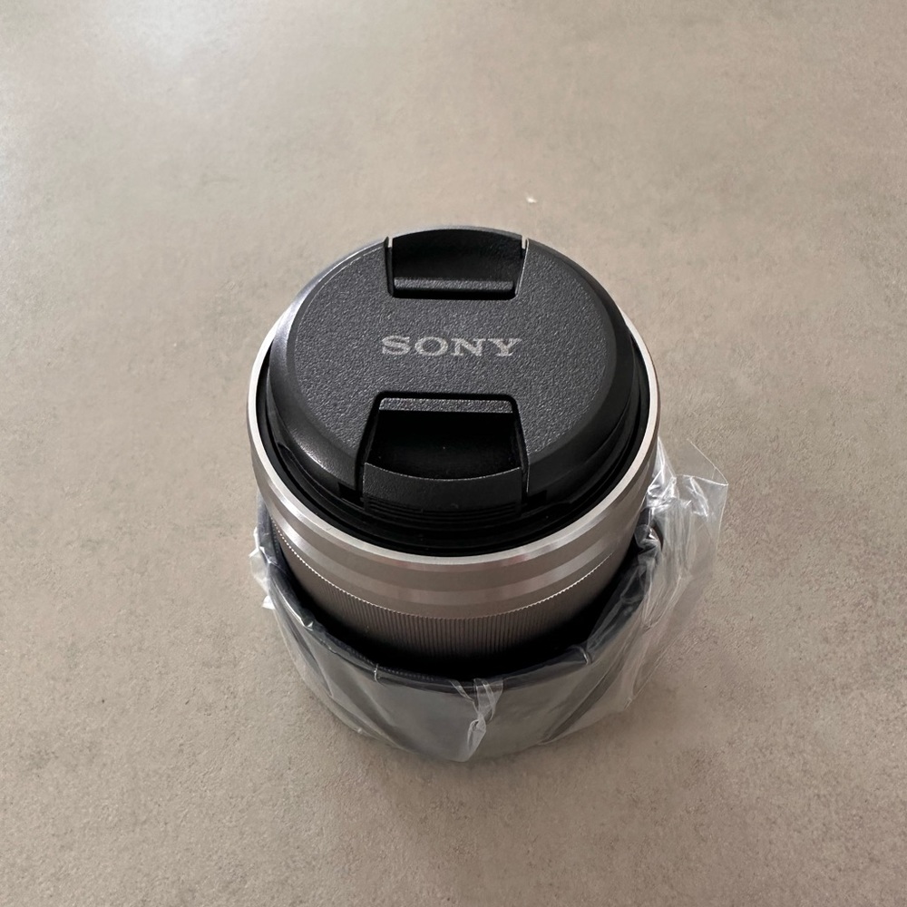 Sony e1.8/50mm OSS lens